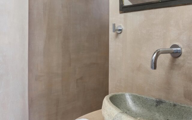 Artemis 7BD Minimal Villa Private Pool Jacuzzi