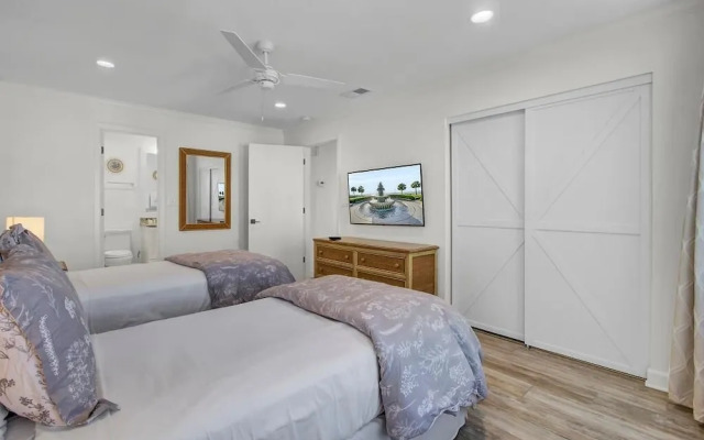 Summerhouse 305 by Wild Dunes, Oceanfront