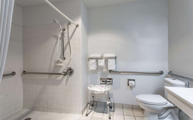 Motel 6 Santa Fe Central