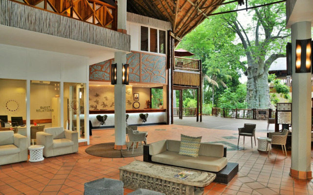 Cresta Mowana Safari Resort & Spa