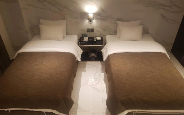 Hotel the May