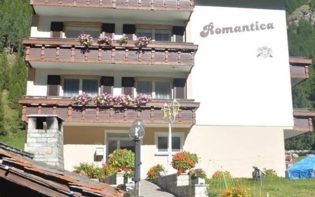Romantica Saas-grund