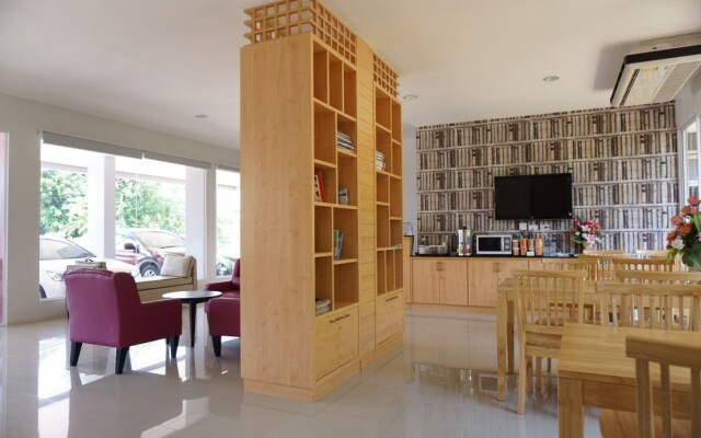 Chompu Nakarin Apartment