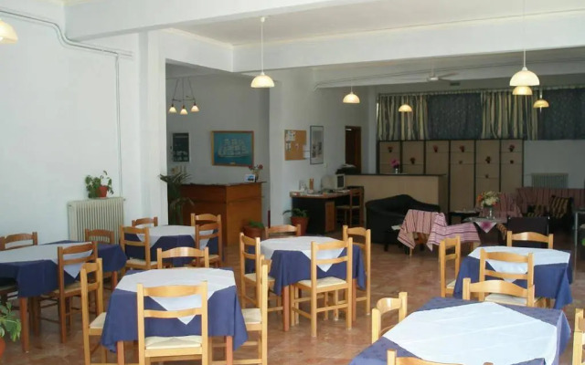 Tolon Beach Hotel