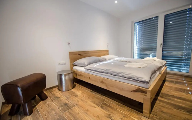 Superb Alpine Lodges Zell am See 6-8pax