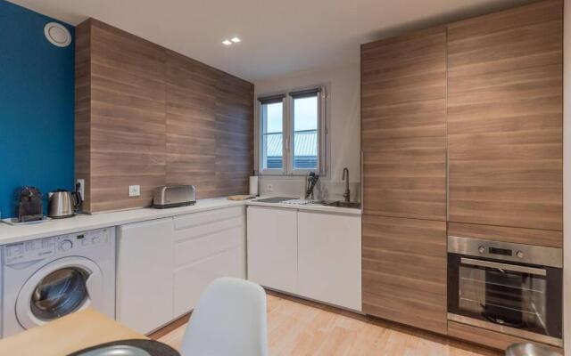 Arty Paris apartment Disneyland