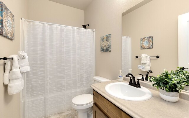 Family-friendly Ranch Style Home near Boyd Lake!