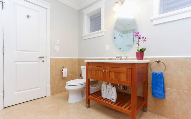 Charming Suite Cypress by Elevate Rooms