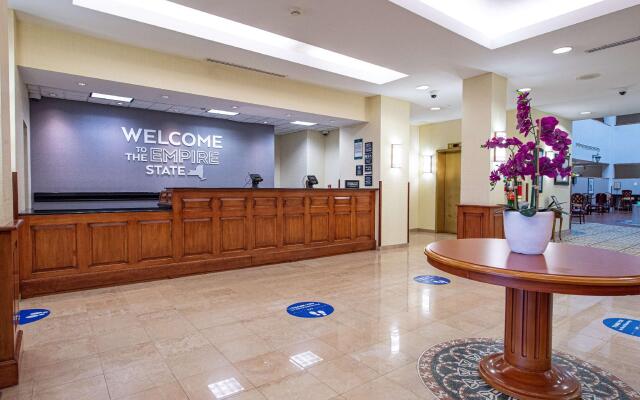 Hampton Inn & Suites Rockville Centre