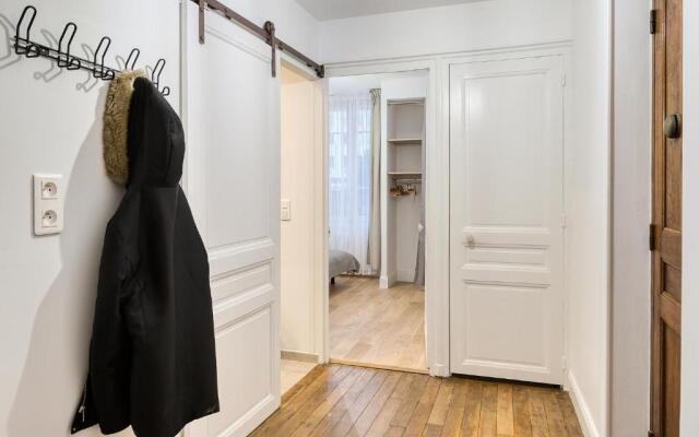 Cosy Appartement Lyon Valmy - parking