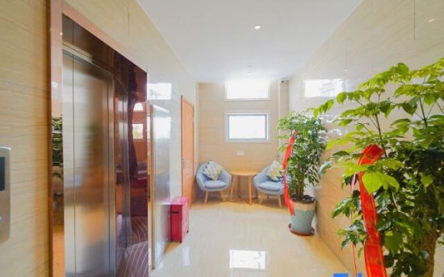 Yixin Hotel (Shanghai Lujiazui New International Expo Center)