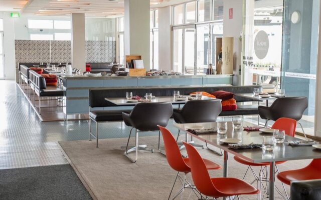 Peppers Seaport Hotel
