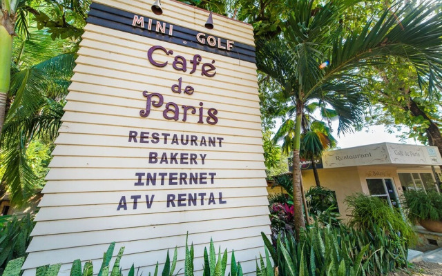 Cafe de Paris B&B