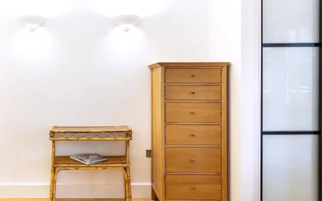 Bright & Comfortable Angel Apartment