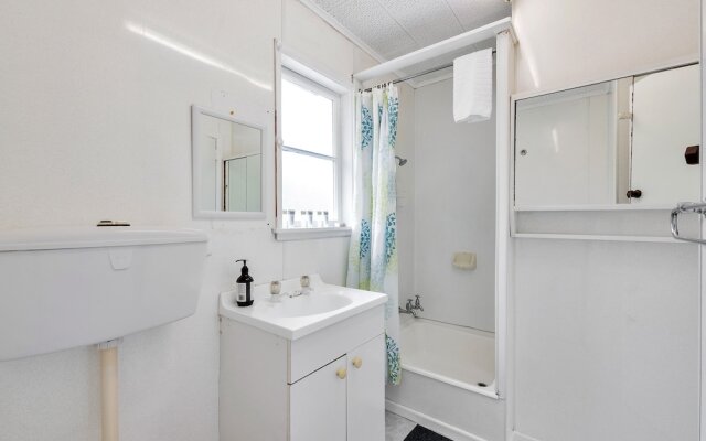 3 Bedroom In Onehunga w Parking - Wifi - Netflix