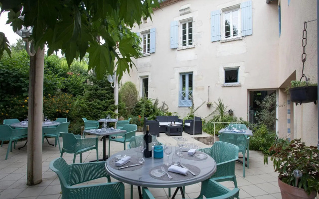 Logis Hôtel Le Lion d'Or