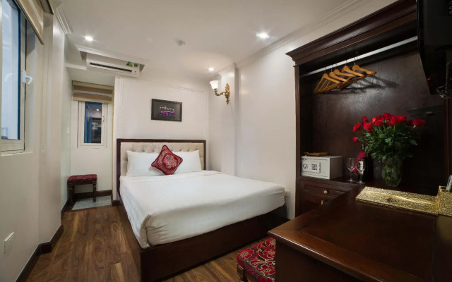 Golden Sail Hotel