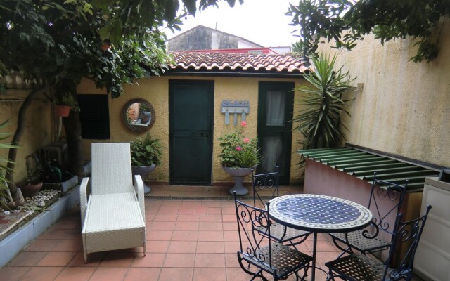 Villetta Con Giardino a Viareggio