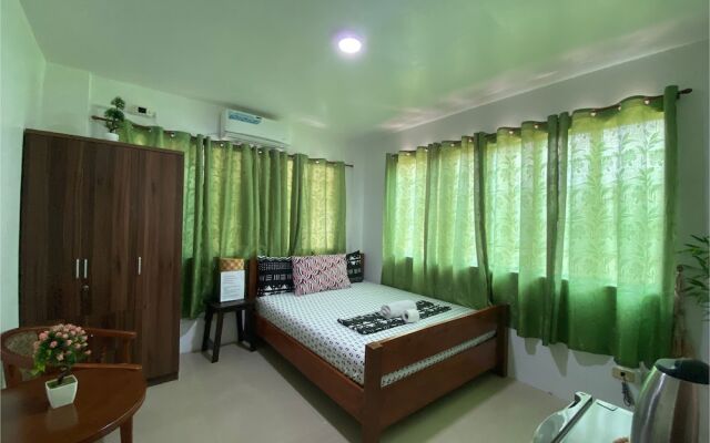 OYO 693 Titan Residence Mactan