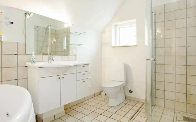 Lovely Holiday Home in Vaeggerlose with Hot Tub