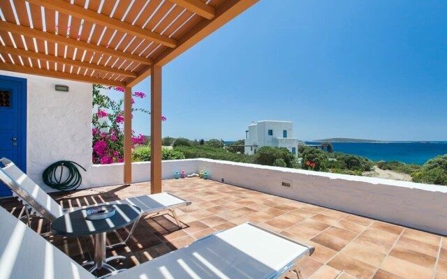 Gorgeous 6Bdr Seafront Villa