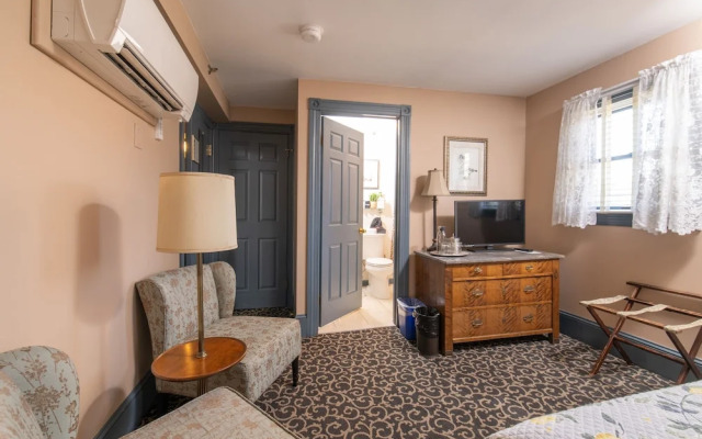 The Lafayette Inn