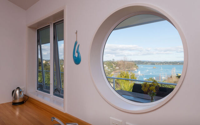 Russell View Apartments