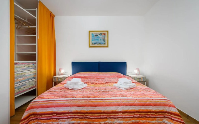 ANDREA house with apartments