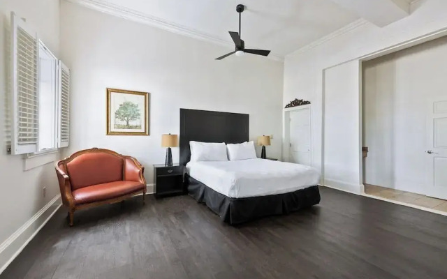 The Streetcar Historic Hotel