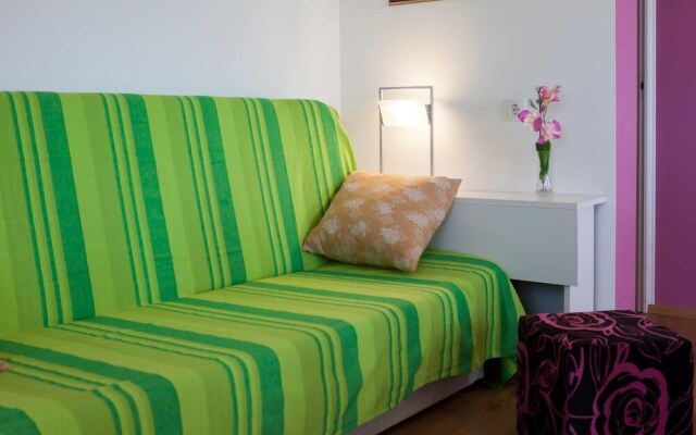 3 - Modern Apartment With Garden, 80m From Beach