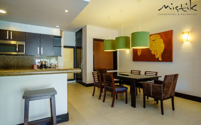 Aldea Thai Luxury Condohotel