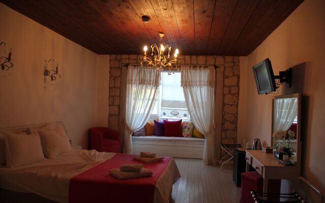 Begonvil Otel Alacati