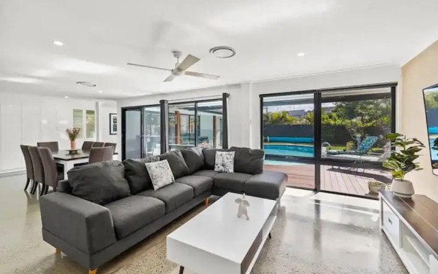 Holiday Home with Pool and Mini Golf
