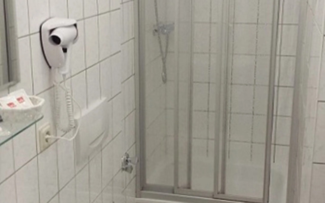 Gasthaus und Pension Zur Wartburg