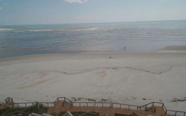 Three Bedroom, 2 Bath With Amazing Views From Balcony - Hidden Treasure