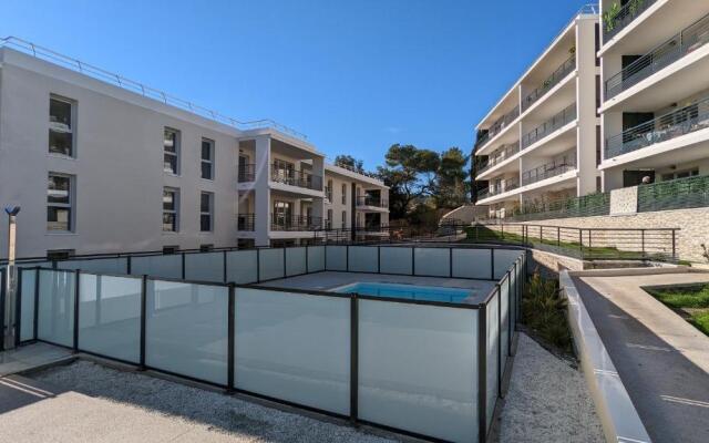 Superbe T2 en résidence avec piscine et parking