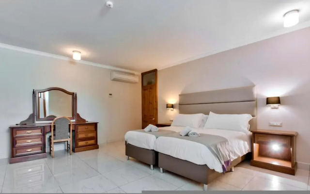 Villa Sardinella-5 Bedroom Villa With Private Pool