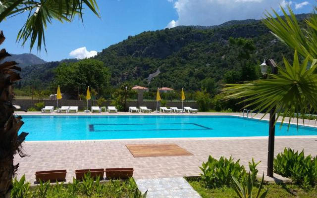 Apella Hotel
