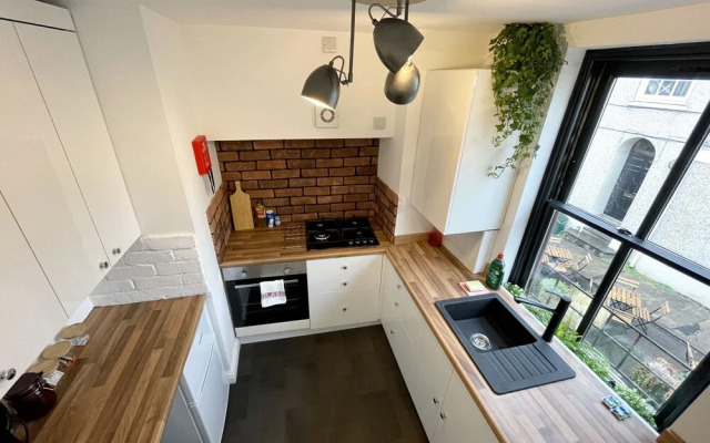 Cosy Oasis in the Heart of Clifton Village