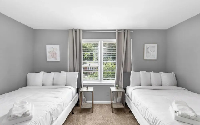 Beds on Broadmoor Two Units