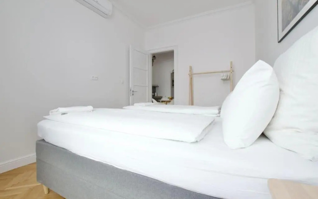 Premium Apartment by Hi - Central 2 BR - best view