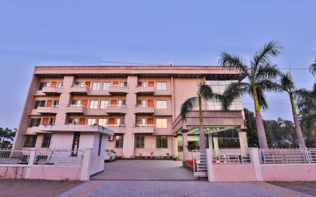 OYO 23180 Patel Ni Motel