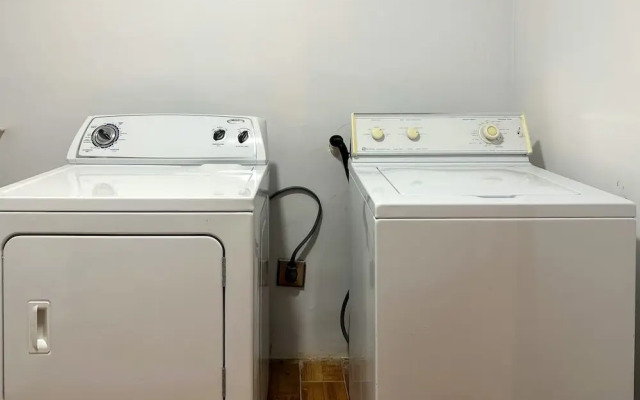 Spacious 3BR House Near Iconic Sandy Beach