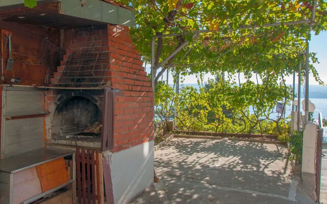 Apartment Franka - beautiful sea view & parking: A4 Stanici, Riviera Omis