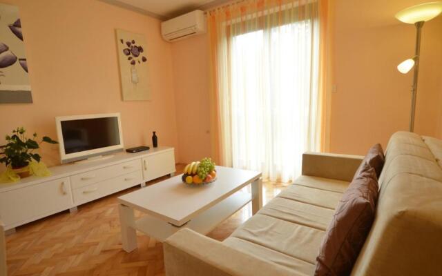 Apartments Benussi 1045