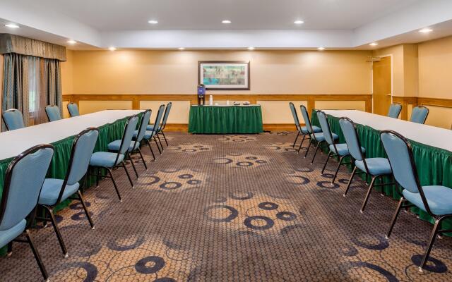 Holiday Inn Express Hotel & Suites Canton by IHG