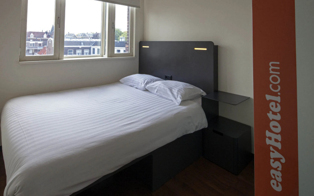 easyHotel The Hague City Centre