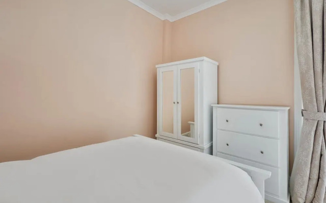 Host Stay 3 Metropole Towers