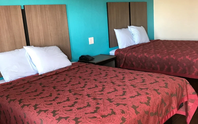 Moonlight Inn & Suites