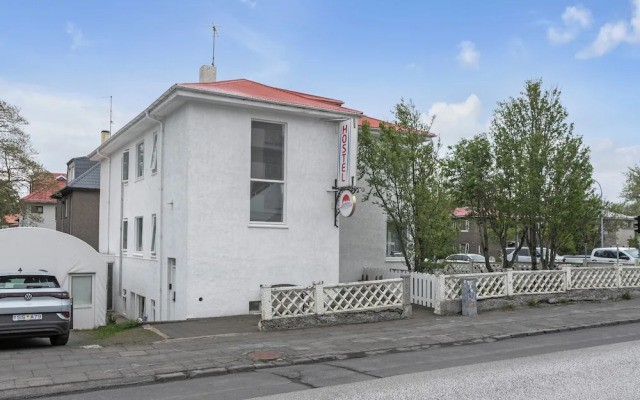 Flóki Guesthouse